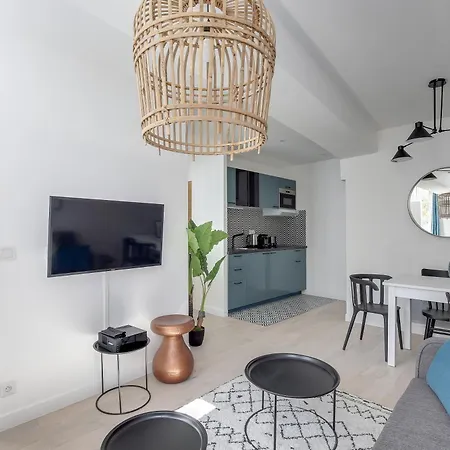 Promenade Bakeries From A Cozy Boho 1 Bedroom * باريس
