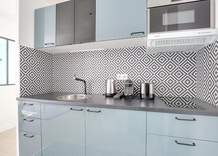 Promenade Bakeries From A Cozy Boho 1 Bedroom 파리